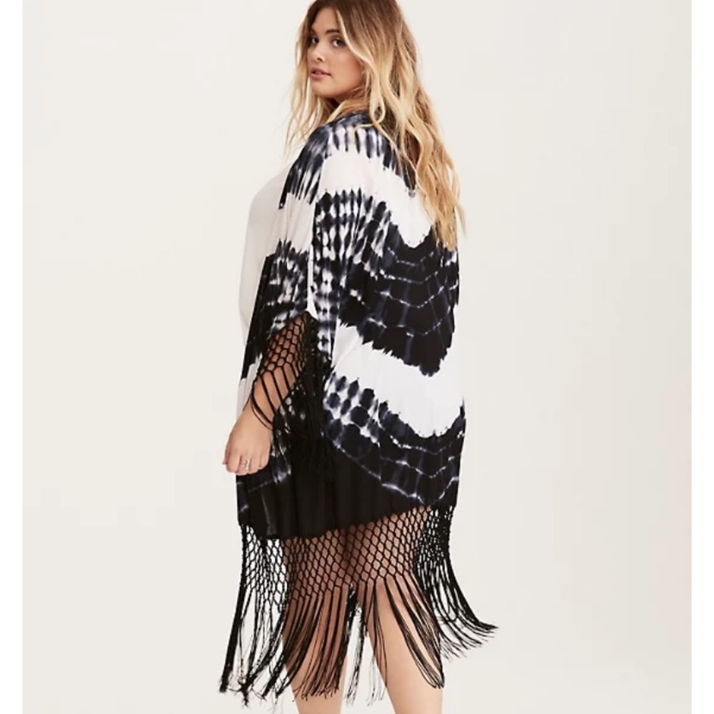 Torrid Size 00/0 Black & Ivory Tie Dye Fringe Kimono NWT